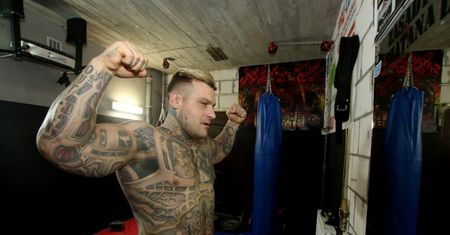 Popek trenuje przed walką z Pudzianem... (ZDJĘCIA)