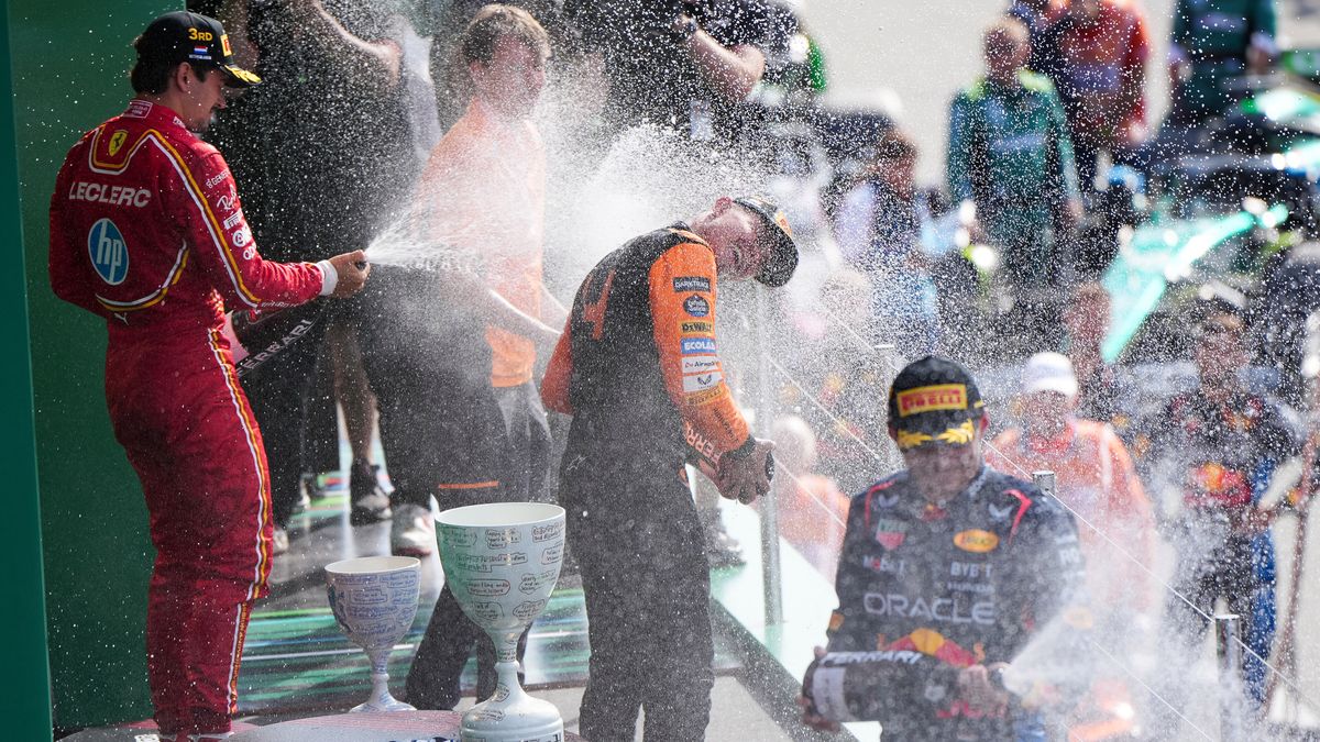 Zdjęcie okładkowe artykułu: Materiały prasowe / Red Bull / Na zdjęciu: podium wyścigu F1 w Zandvoort