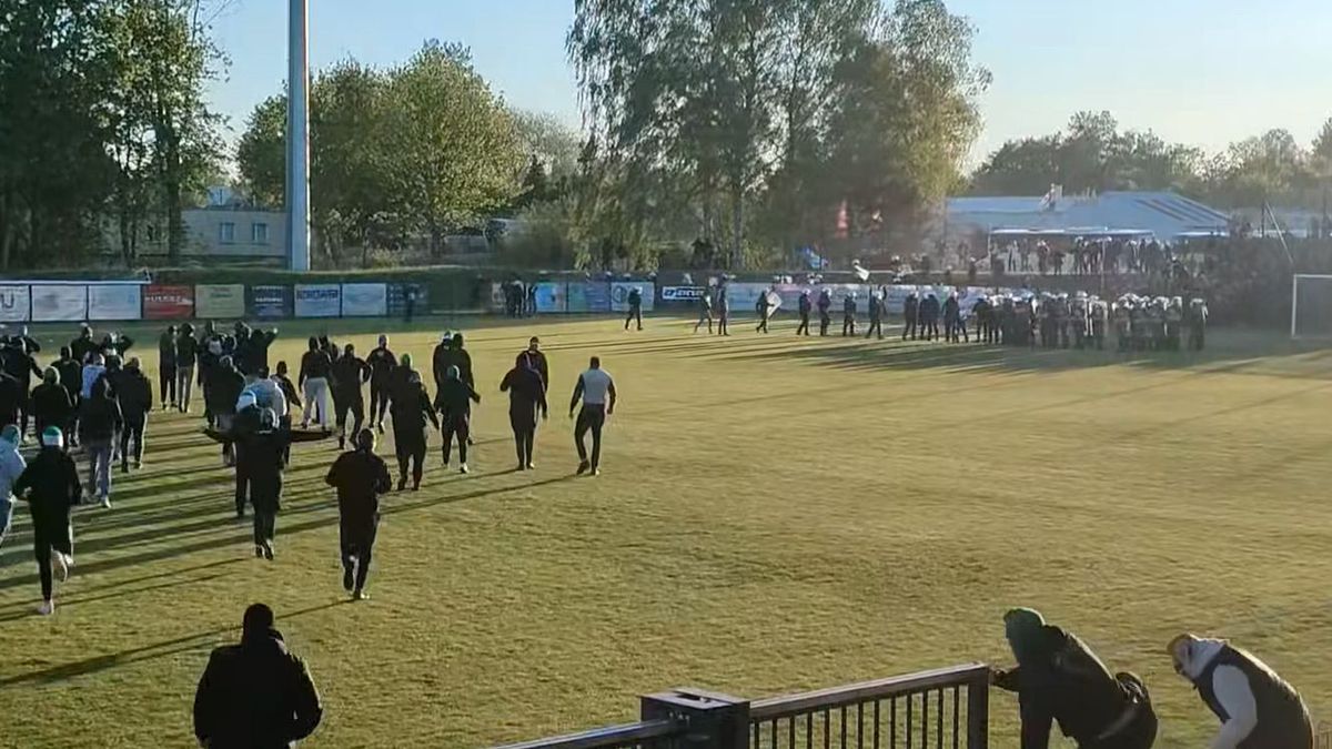 Facebook / Bandzir Football / Zamieszki podczas meczu w Słupsku