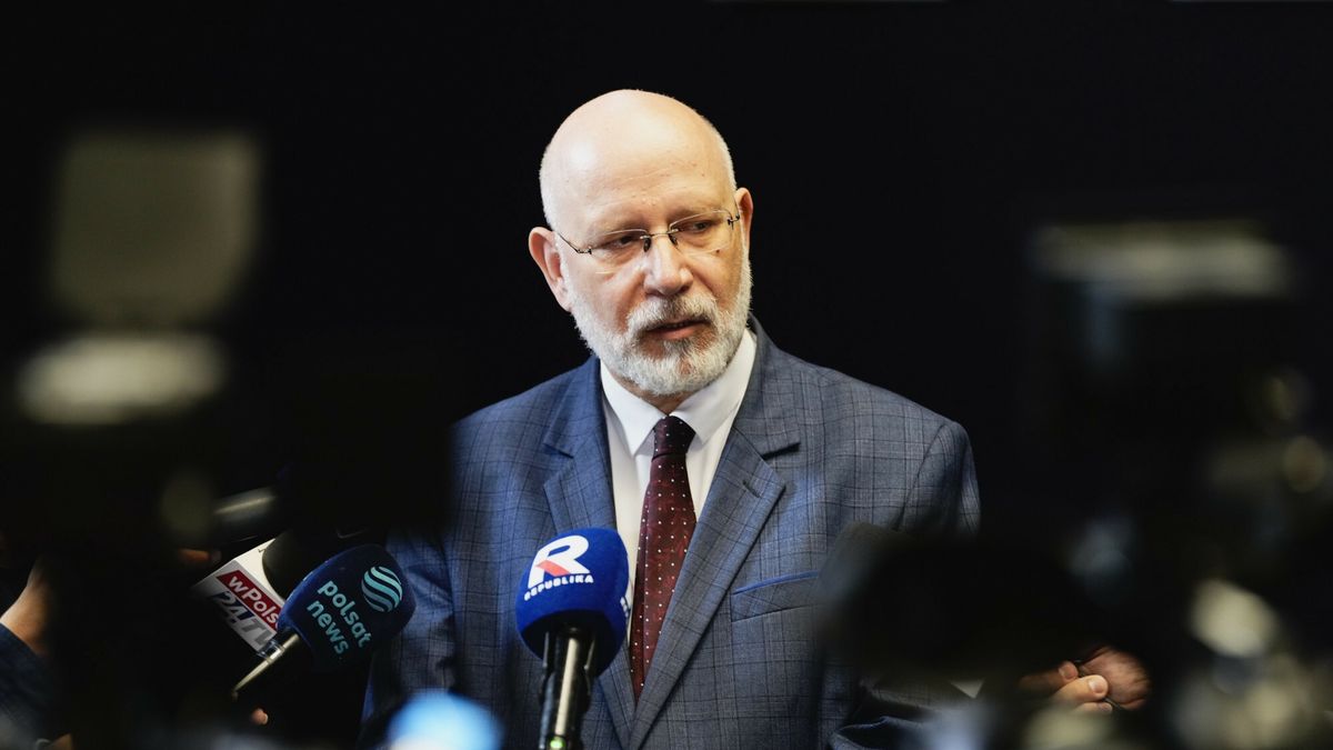 O?wiadczenie prezesa KRRiT
28.07.2025 Warszawa Oswiadczenie prezesa Krajowej Rady Radiofonii i Telewizji fot Marysia Zawada/ REPORTER 
N/z: Maciej Swirski
Marysia Zawada/REPORTER