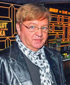 Zanim zmarł, opiekowali się nim znajomi. Teraz usłyszeli zarzuty