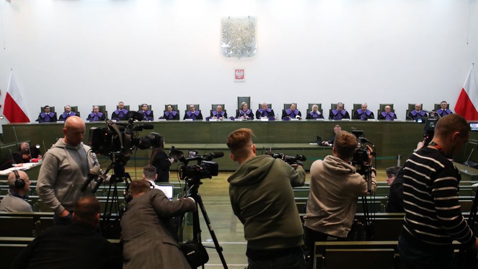 Warszawa, 07.12.2023. Posiedzenie w Sądzie Najwyższym w Warszawie, 7 bm. mające na celu podjęcie uchwały w przedmiocie stwierdzenia ważności referendum ogólnokrajowego przeprowadzonego w dniu 15 października 2023 r. Do SN wniesiono 2 tys. 291 protestów przeciwko ważności referendum. Dotychczas 525 zostało pozostawionych bez dalszego biegu, 3 uznano za niezasadne, 1 protest zasadny, ale bez wpływu na wynik, zaś 1 tys. 453 połączono do wspólnego rozpoznania. (ad) PAP/Albert Zawada