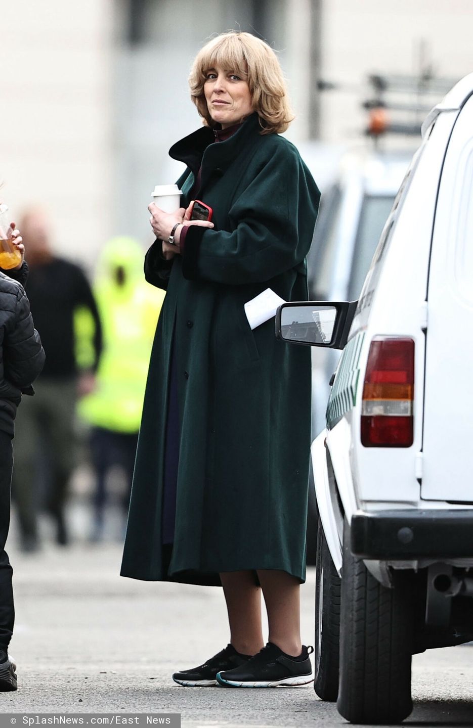 Olivia Williams na planie "The Crown"