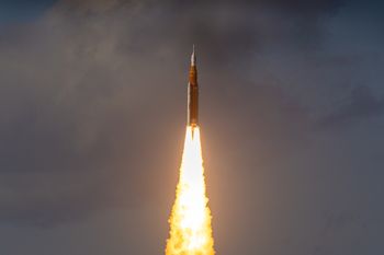 Nowa rakieta księżycowa nie taka nowa. To istny cud recyklingu