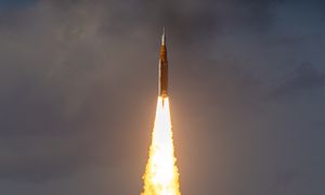 Nowa rakieta księżycowa nie taka nowa. To istny cud recyklingu