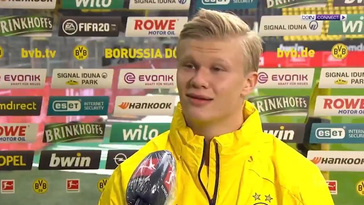 Erling Haaland udzielający wywiadu po meczu Bundesligi Borussia Dortmund - Schalke 04