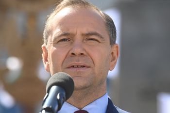 Tatuaże Karola Nawrockiego. Piszą, co ma wytatuowane na klatce piersiowej