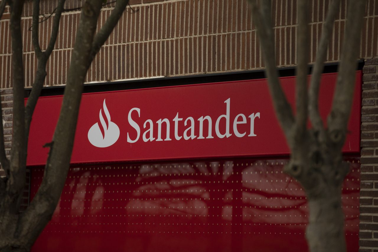 Santander zmaga się z awarią