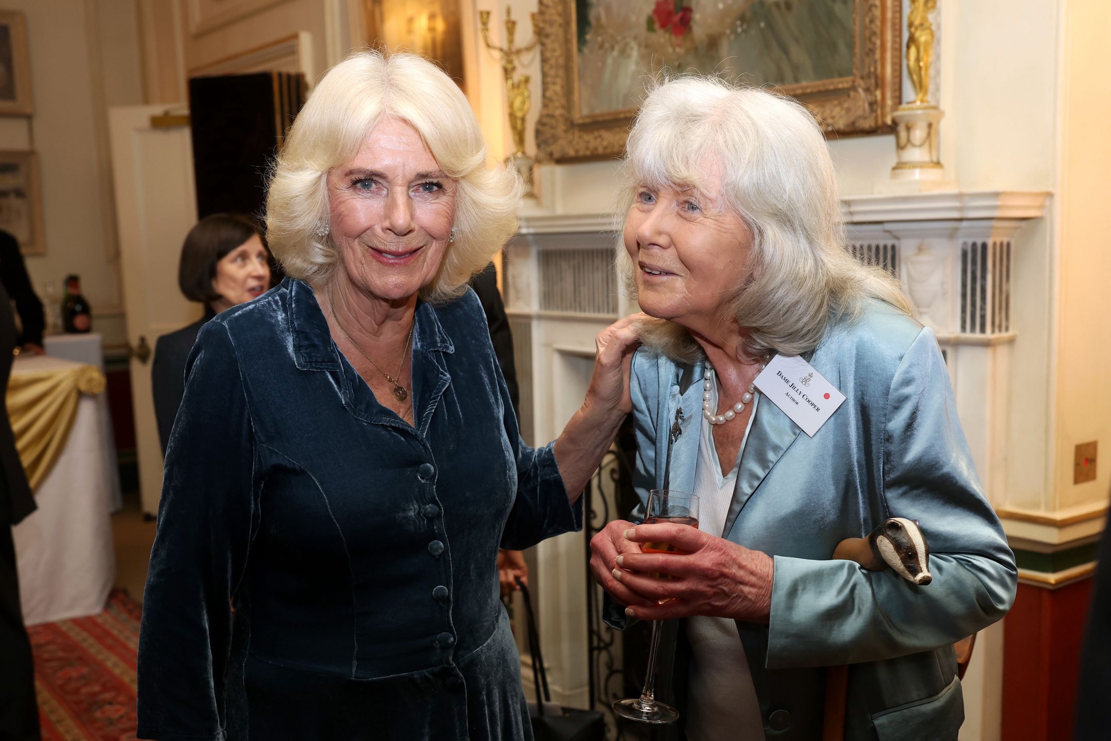 Królowa Kamila i Jilly Cooper