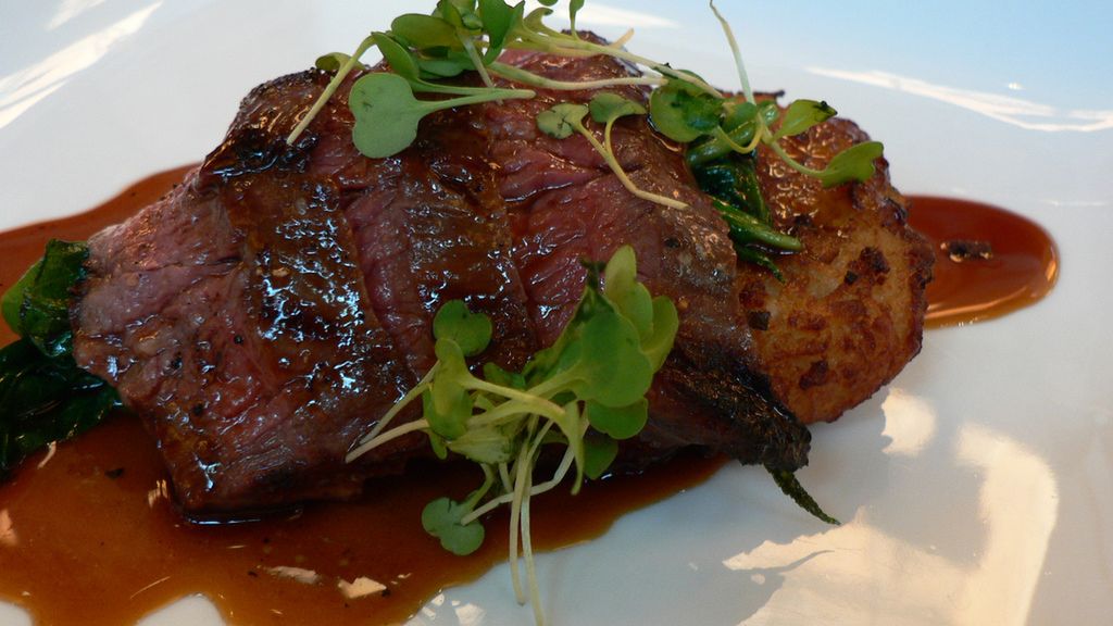 Opiekany szponder wołowy (samo mięso, z zewnętrznej strony)