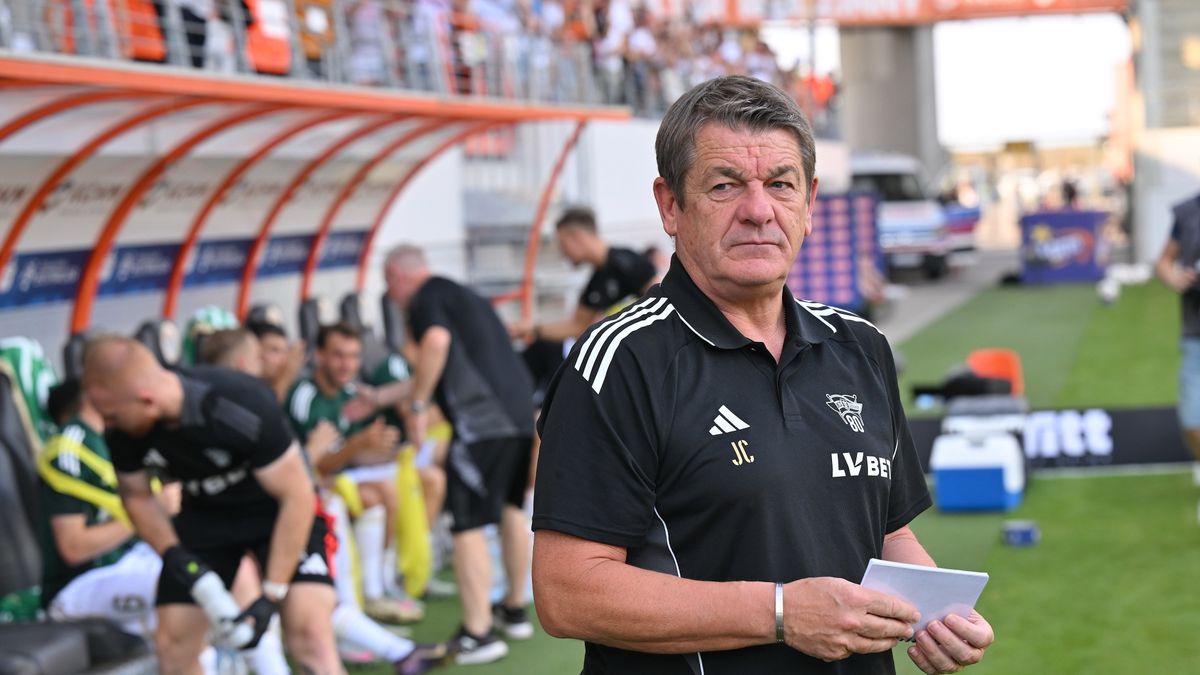 PAP / Maciej Kulczyński / Na zdjęciu: John Carver