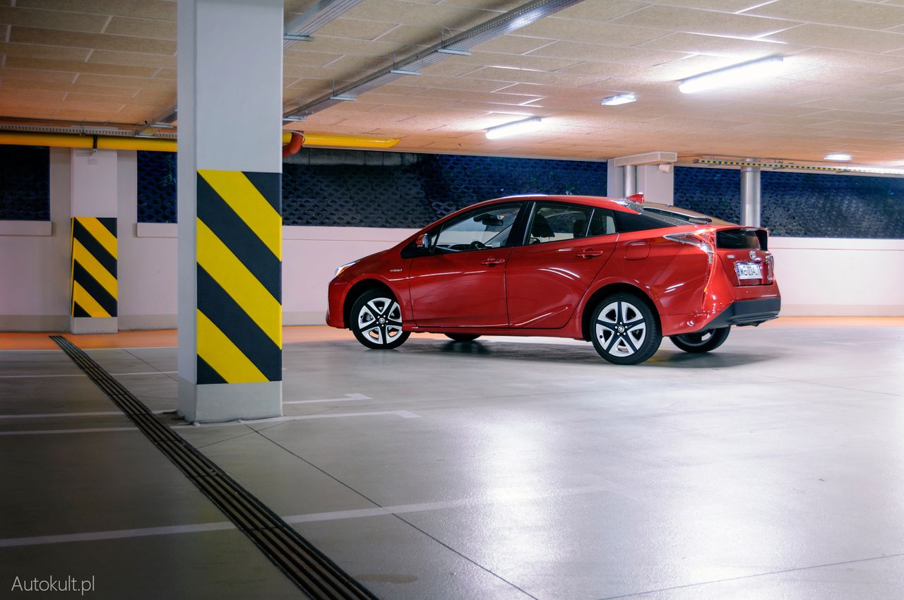 Toyota Prius - idealna hybryda w nieidealnym samochodzie