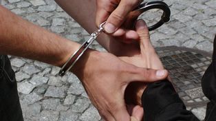 Świętokrzyskie: Ukrywał się przed policją. Rozpoznali go po butach