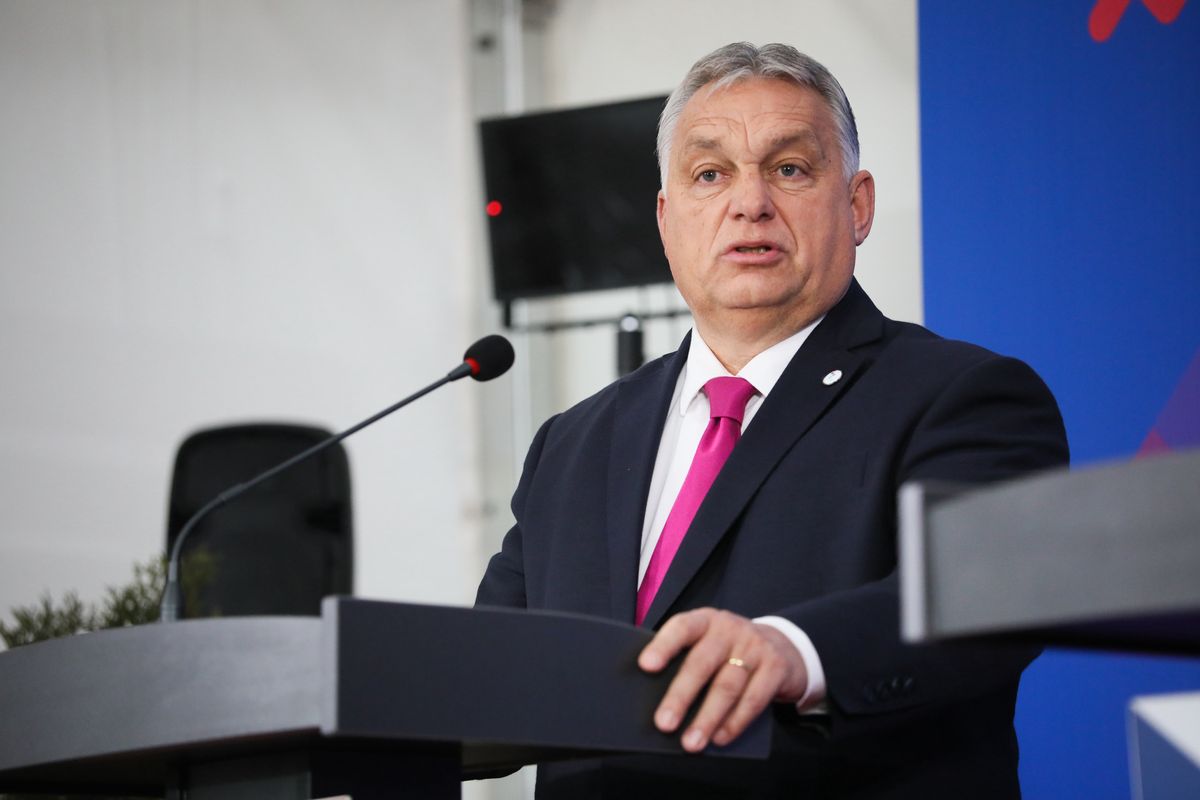 Koszyce, Słowacja, 24.11.2022. Premier Węgier Viktor Orban podczas konferencji prasowej po obradach szczytu Szefów Państw i Rządów Grupy Wyszehradzkiej w Koszycach.