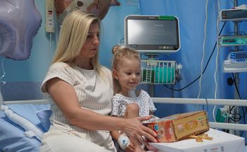 Wyjątkowa operacja we Wrocławiu. Lekarze na chwilę zatrzymali oddech dziewczynki