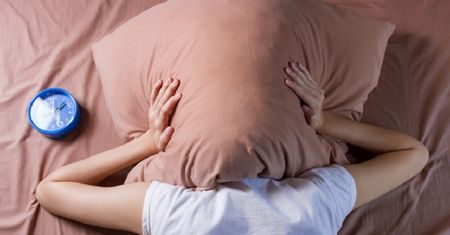Problemy ze snem. Poznaj skuteczne sposoby na zaśnięcie