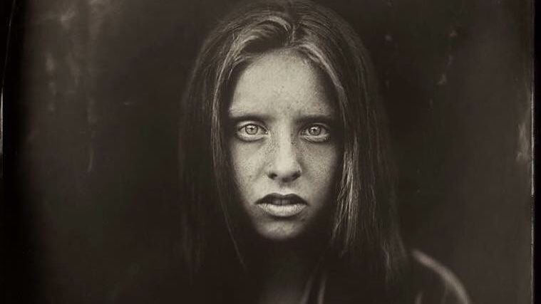 Jacqueline Roberts sfotografowała dzieci techniką sprzed 160 lat. Efekt? Mroczne, przenikliwe portrety 1