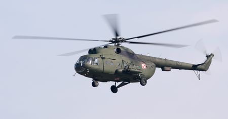 Mieszkańcy zaniepokojeni. Śmigłowiec wojska nad Beskidami