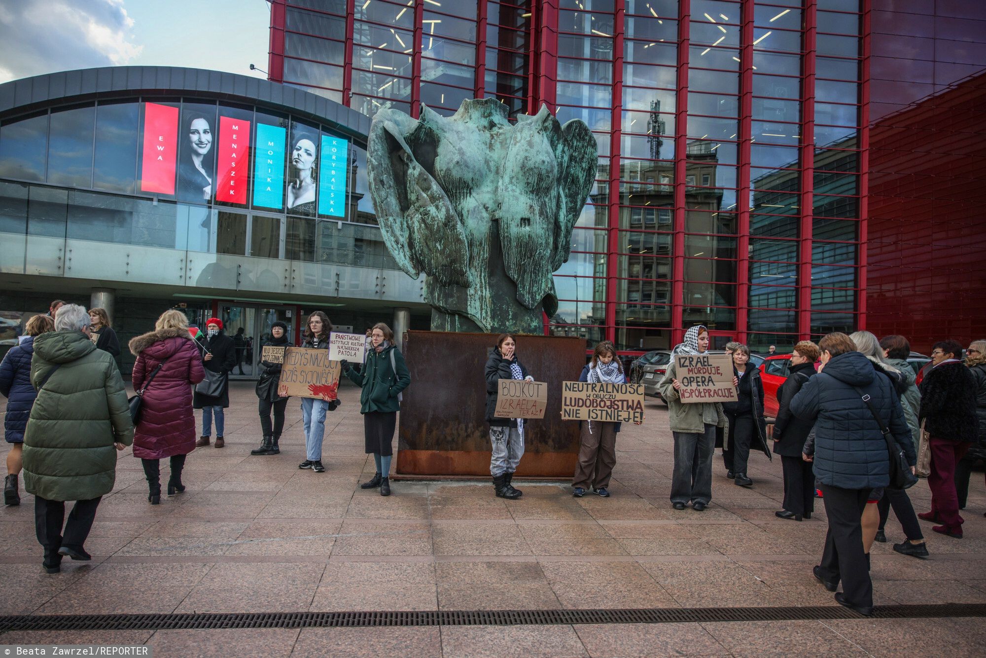 Antyizraelski protest przed Operą Krakowską