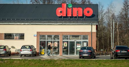 Otworzyliśmy gazetkę Dino. Nagle taki widok. "Przy zakupie 4"