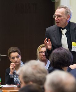 Rząd luzuje obostrzenia. Prof. Gut: "bez większego wpływu na rozwój epidemii"