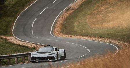 Mercedes-AMG One rodzi się w bólach. Auto za 10 milionów zepsuło się, nim wjechało na tor