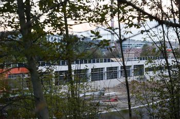 Kraków: Memoriał KL Plaszow rośnie w oczach. Zakończenie budowy planowane jest do końca roku