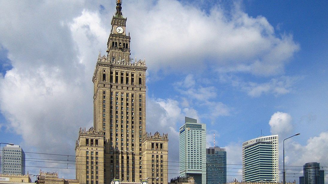 Nowy raport. Fitch obniżył prognozy dla Polski. 