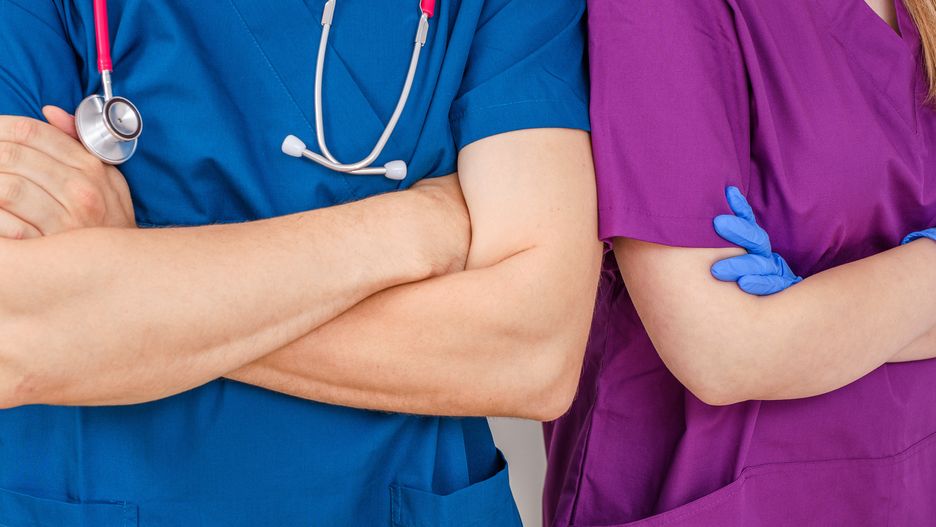 lekarz, doktor, dwie osoby, para, medycyna, lecznictwo, zdrowie, opieka zdrowotna, ubezpieczenie, klinika, specjalistyczna, prywatna, kadra, stetoskop, kitel, uniform, w pracy, student, praktyki, specjalizacja, badanie kliniczne, profilaktyka, rak piersi, leczenie, terapia, placebo, medyczny., gabinet, wizyta, online, pediatra, chirurg, ablcja, serce, objawy, lekarz rodzinny, ordynator, weterynarz, specjalista