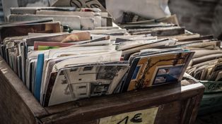 Tarnów: Bazar na Starówce w wersji wakacyjnej. Retro winyle i świece