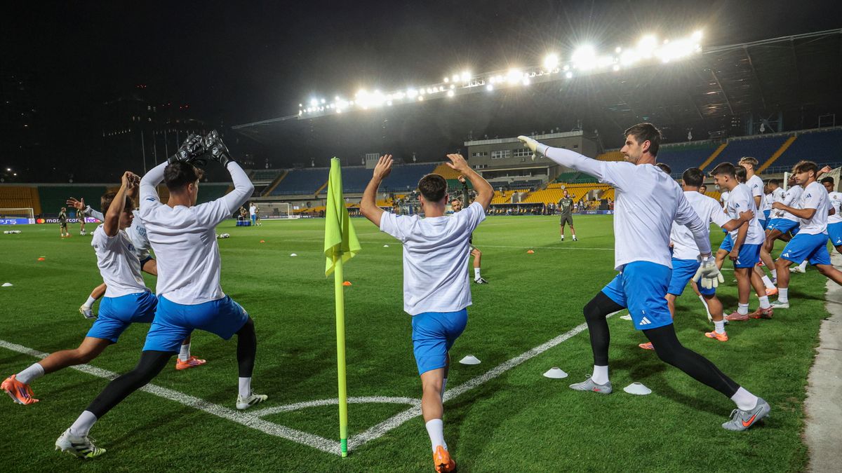 PAP/EPA / Maksim Szipenkow / Piłkarze Realu Madryt przed meczem z Kajratem Ałmaty