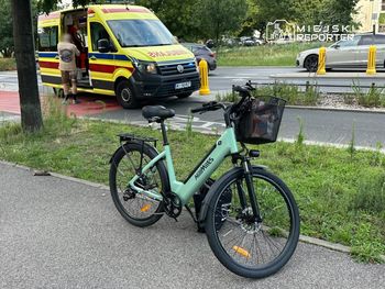 Warszawa: Groźne zderzenie na Bielanach. Rowerzystka w szpitalu