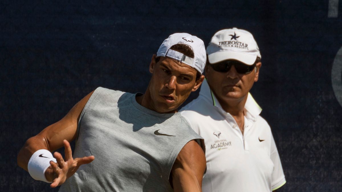 PAP/EPA / CATI CLADERA / Rafael Nadal (na pierwszym planie) i jego wujek Toni
