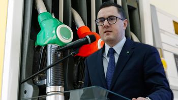 Maksymalne ceny paliw. Rząd włącza do akcji skarbówkę