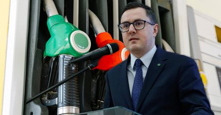 Maksymalne ceny paliw. Rząd włącza do akcji skarbówkę