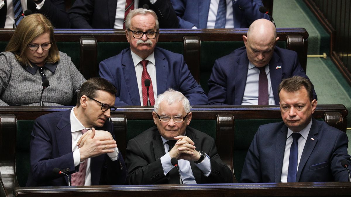 Warszawa 28.04.2022. 53. Posiedzenie Sejmu IX kadencji. N/z Mateusz Morawiecki, Jaroslaw Kaczynski, Mariusz Blaszczak.