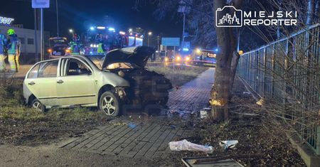 Poważny wypadek pod Warszawą. Kierująca nieprzytomna