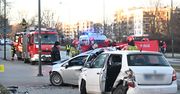 Tragiczny wypadek. Zderzenie 4 aut, jeden kierowca zakleszczony