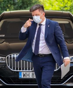 Afera mailowa. Nowe materiały: hakerzy mieli dostęp do sejmowej skrzynki Dworczyka?