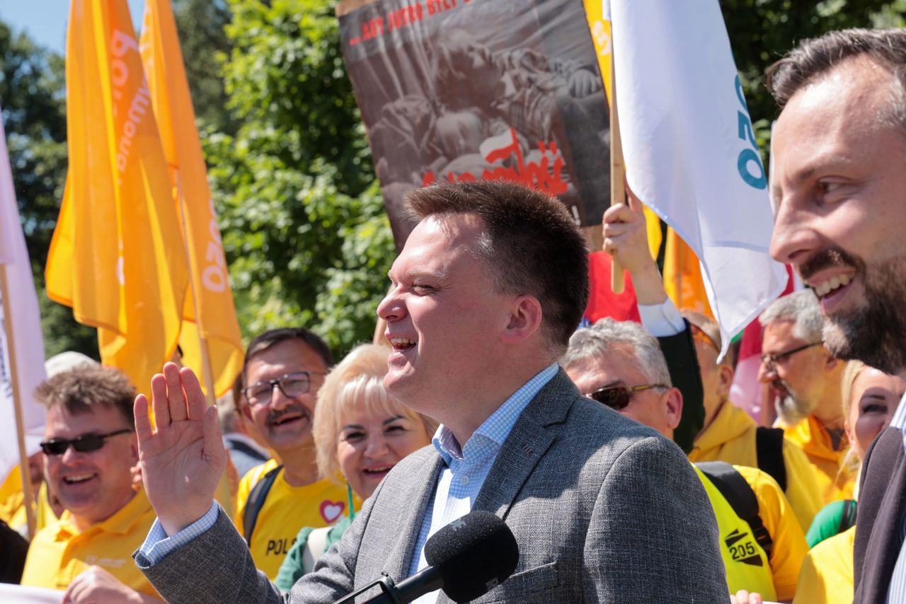 Hołownia na marszu 4 czerwca nie ma lekko. Musi się tłumaczyć