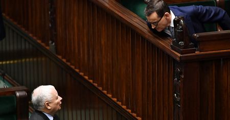 Obniżka marż lub dopłaty dla najuboższych. Tak rząd chce walczyć z wysokimi cenami węgla