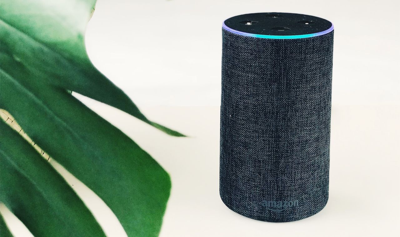 Amazon Echo, głośnik z asystentką głosową Amazon Alexa