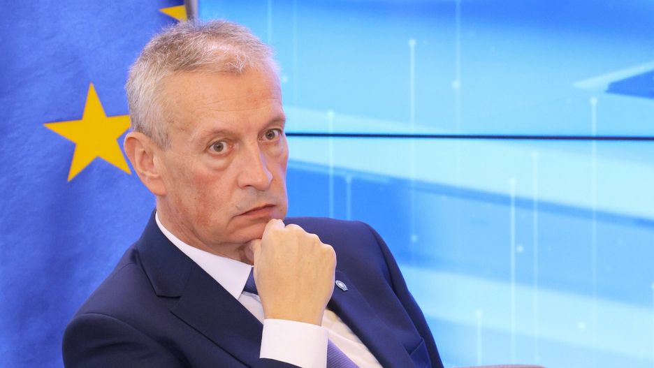 Konferencja "Jak skutecznie walczy? z korupcj??"
Fot. Adam Burakowski/East News, Warszawa, 22.04.2024. KPRM. Konferencja organizowana przez ministra koordynatora Sluzb Specjalnych Tomasza Siemoniaka z udzia?em ministra sprawiedliwosci Adama Bodnara i ministra spraw wewnetrznych i administracji Marcina Kierwinskiego. Dyskusje poswiecone efektywnosci walki z korupcja w Polsce oraz niezbednym rozwiazaniom prowadzacym do wzmocnienia dzia?alnosci panstwa w tym obszarze. 
N/z: Jacek Dobrzynski, rzecznik prasowy ministra koordynatora sluzb specjalnych
Adam Burakowski