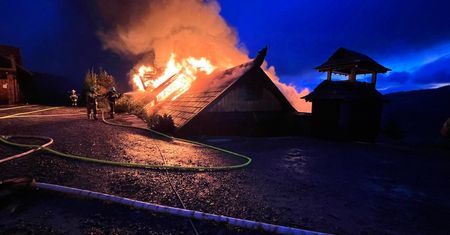 Groźny pożar w Szczyrku. Budynek całkowicie spłonął