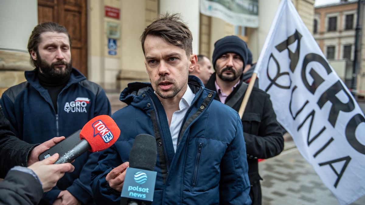 Na zdjęciu Michał Kołodziejczak i przedstawiciele AgroUnii w trakcie konferencji prasowej w Lublinie