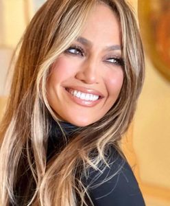 52-letnia Jennifer Lopez zachwyca umięśnionym brzuchem. Z wiekiem wygląda jeszcze lepiej