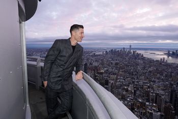 Od 400 zł do 90 mln euro. Lewandowski zarobi fortunę w Arabii