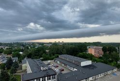 Groźne chmury rolkowe. Internauta uchwycił spektakularny moment na łódzkim niebie