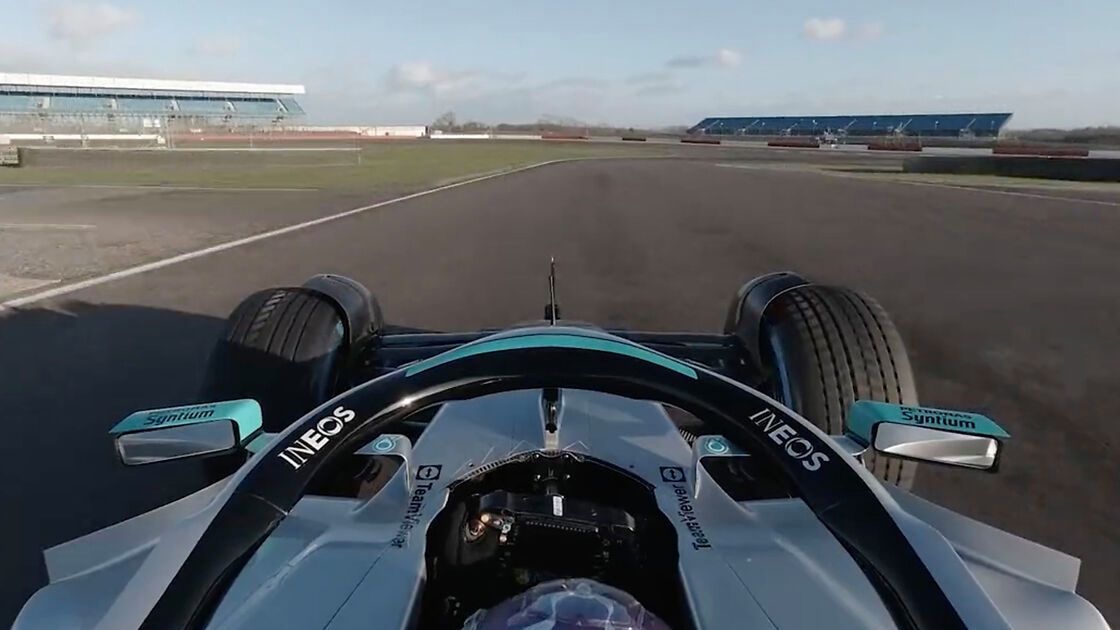 Materiały prasowe / Mercedes / Na zdjęciu: Mercedes W13 na torze Silverstone