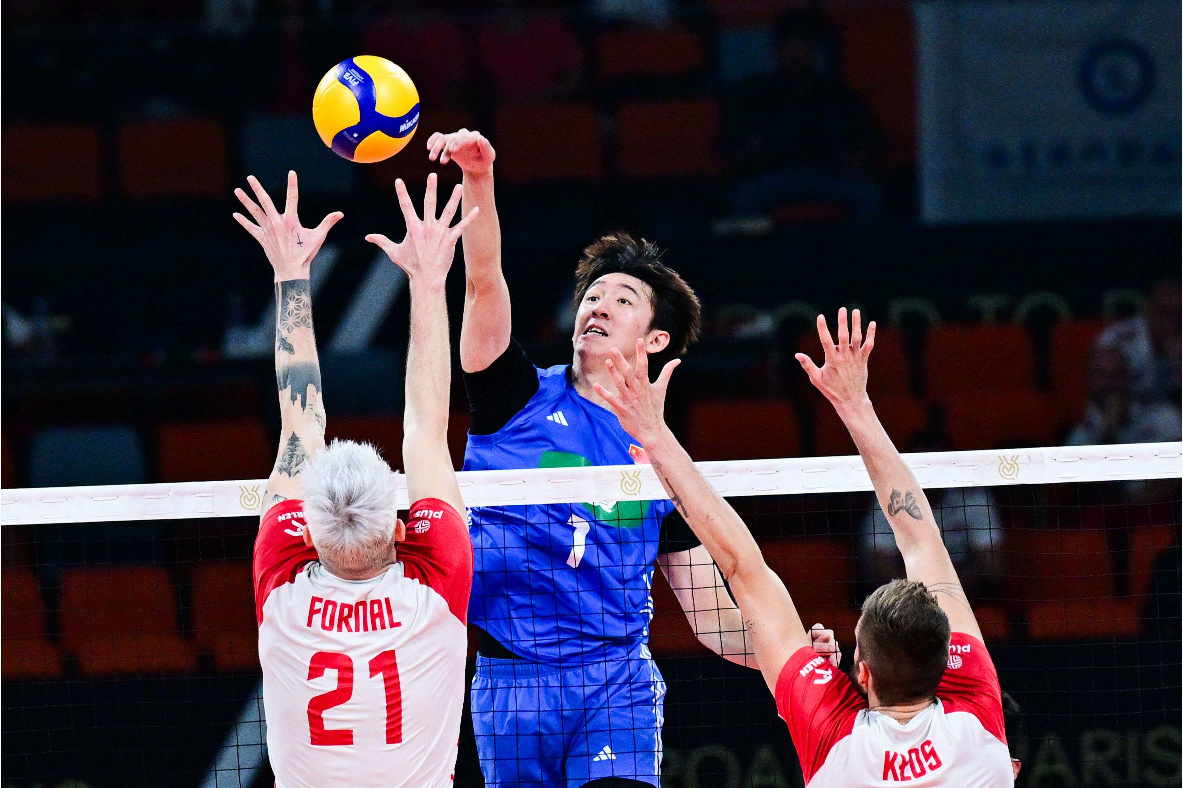 Poland Defeats China in Five Sets at Volleyball World Championship Qualifying Tournament